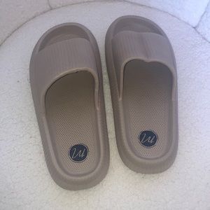 Lizard Thicket Slides